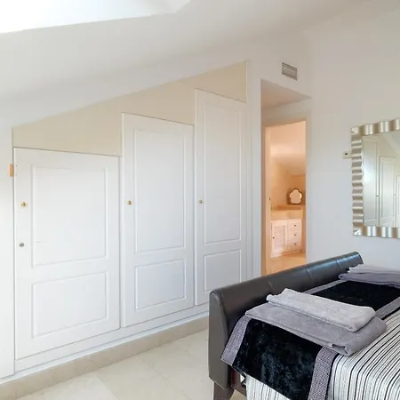4 Bedroom In Noray, San Pedro Apartment