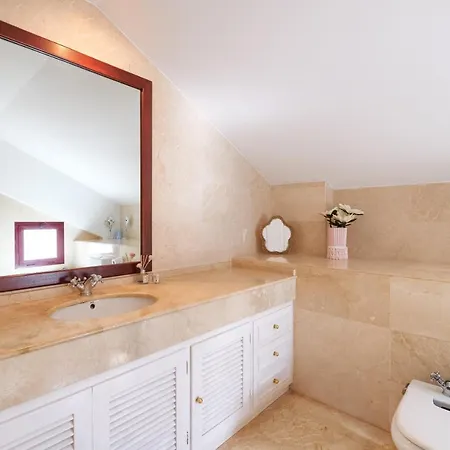 4 Bedroom In Noray, San Pedro Apartment Marbella